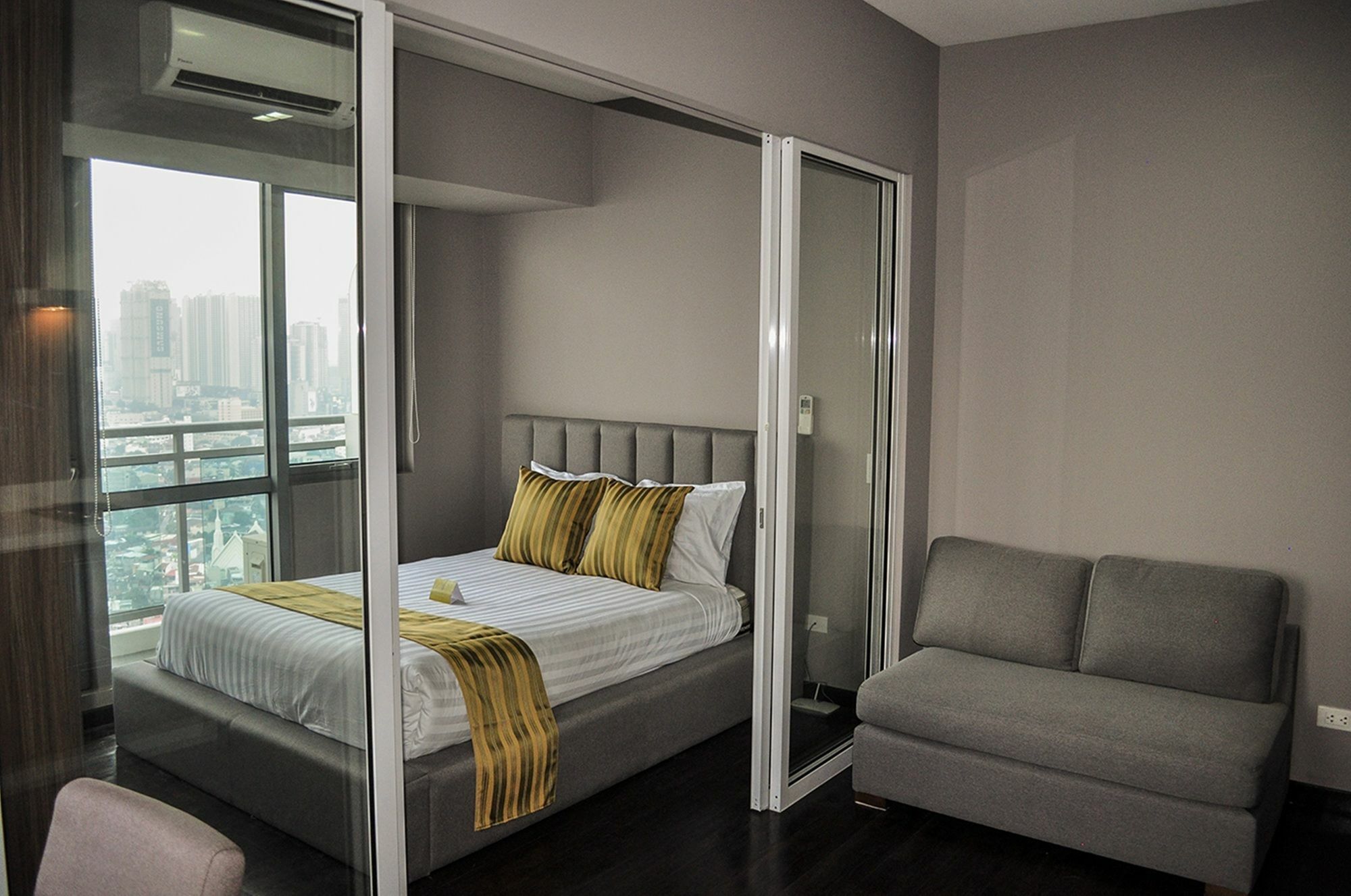 Siglo Suites @ The Acqua Private Residences Mandaluyong Exterior photo